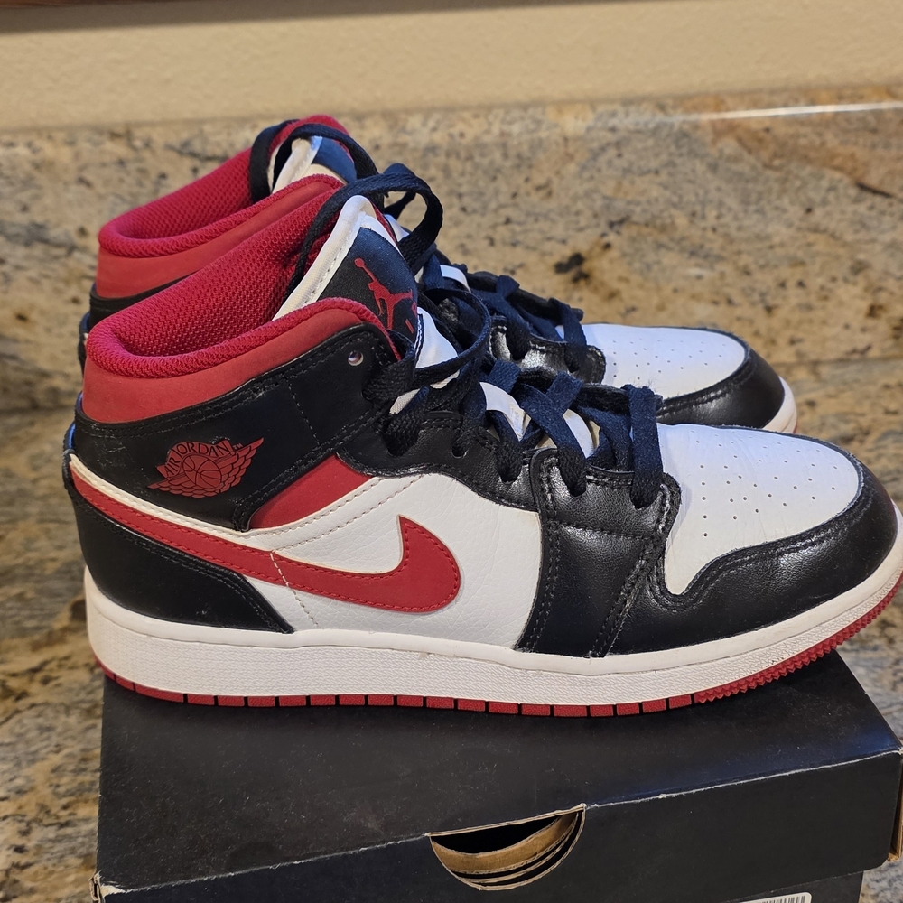 Nike Air Jordan Mid Sneakers